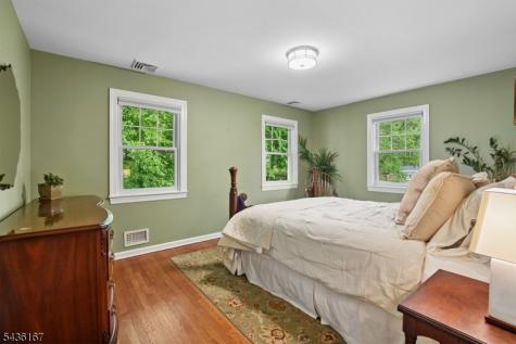 41 Farmersville Road Tewksbury NJ 07830