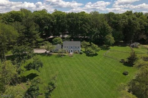 41 Farmersville Road Tewksbury NJ 07830