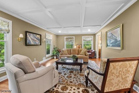 41 Farmersville Road Tewksbury NJ 07830