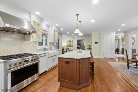 41 Farmersville Road Tewksbury NJ 07830