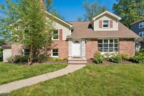 30 Crestwood Road Morristown NJ 07960