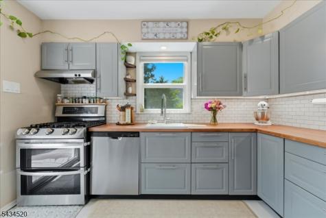 366 Maplewood Avenue Kenilworth NJ 07033