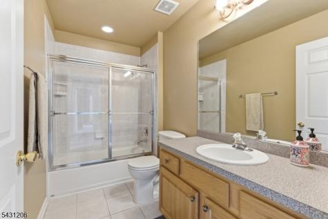 8 Links Court Sparta NJ 07871