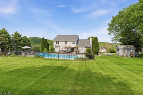 8 Links Court Sparta NJ 07871