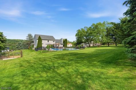 8 Links Court Sparta NJ 07871