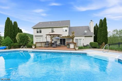 8 Links Court Sparta NJ 07871