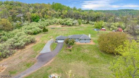 326 Riegelsville Road Holland NJ 08848