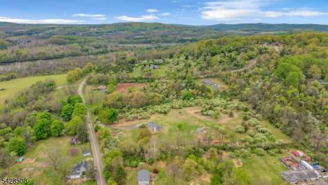 326 Riegelsville Road Holland NJ 08848