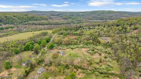 326 Riegelsville Road Holland NJ 08848