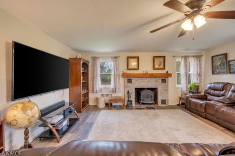 326 Riegelsville Road Holland NJ 08848