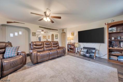 326 Riegelsville Road Holland NJ 08848