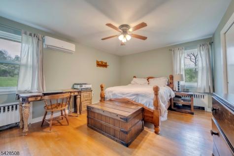 326 Riegelsville Road Holland NJ 08848