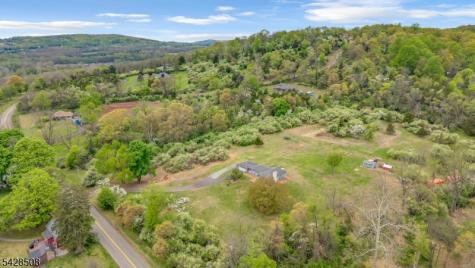326 Riegelsville Road Holland NJ 08848