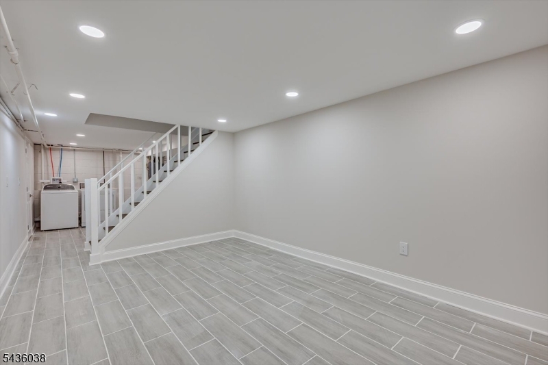 311 W 3rd Avenue Roselle NJ 07203