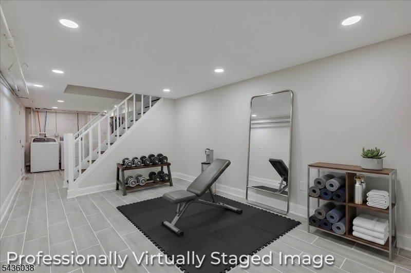311 W 3rd Avenue Roselle NJ 07203