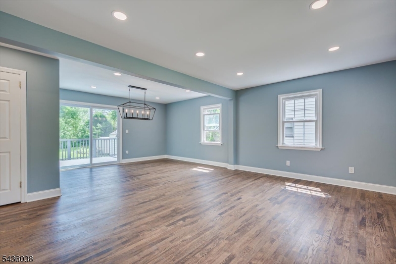 311 W 3rd Avenue Roselle NJ 07203