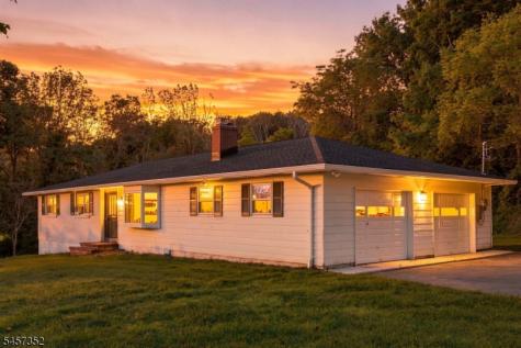 33 Cooke Road Blairstown NJ 07825