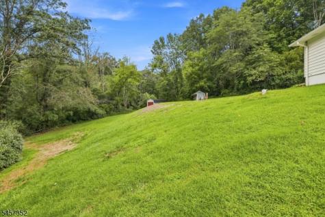 33 Cooke Road Blairstown NJ 07825