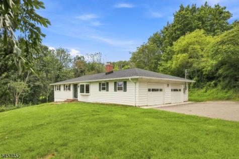 33 Cooke Road Blairstown NJ 07825