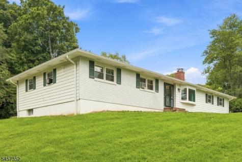 33 Cooke Road Blairstown NJ 07825