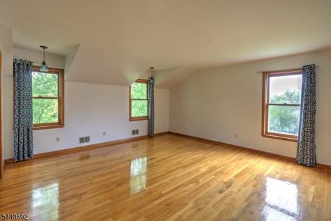48 Forty Second Street Readington NJ 08889