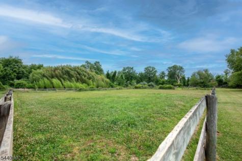 48 Forty Second Street Readington NJ 08889