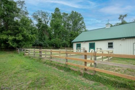 48 Forty Second Street Readington NJ 08889