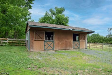 48 Forty Second Street Readington NJ 08889