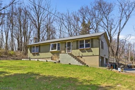12 Pleasant View Drive West Milford NJ 07480