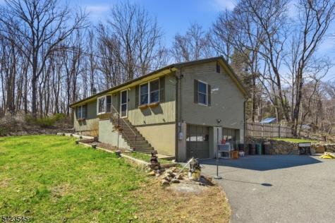 12 Pleasant View Drive West Milford NJ 07480