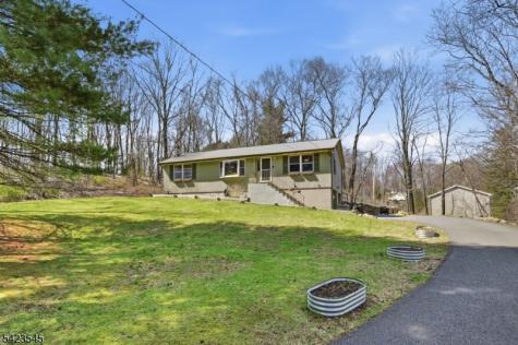 12 Pleasant View Drive West Milford NJ 07480