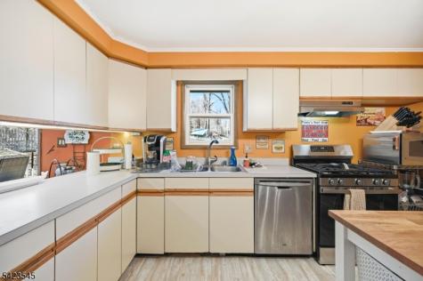 12 Pleasant View Drive West Milford NJ 07480