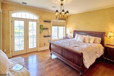 15 Michelle Way Montville NJ 07058