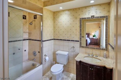 15 Michelle Way Montville NJ 07058