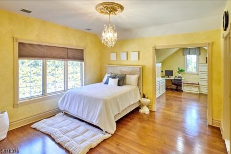 15 Michelle Way Montville NJ 07058