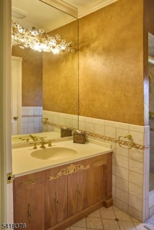 15 Michelle Way Montville NJ 07058