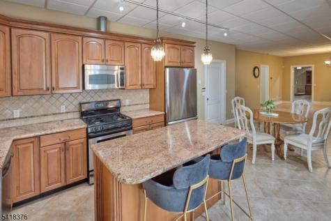 15 Michelle Way Montville NJ 07058