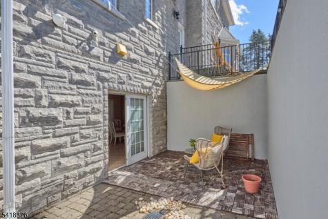 15 Michelle Way Montville NJ 07058