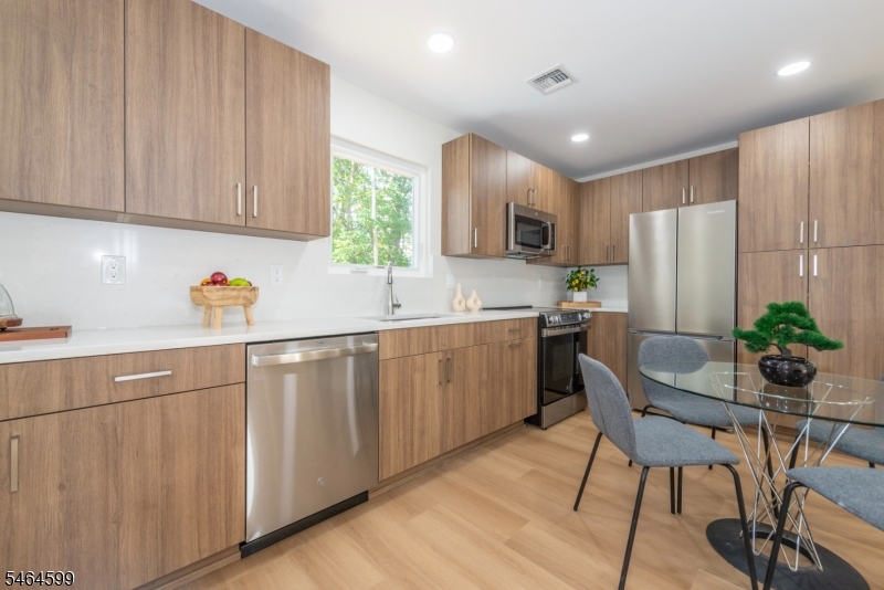 204 Idalroy Trail Hopatcong NJ 07843