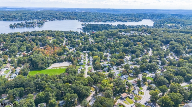 204 Idalroy Trail Hopatcong NJ 07843