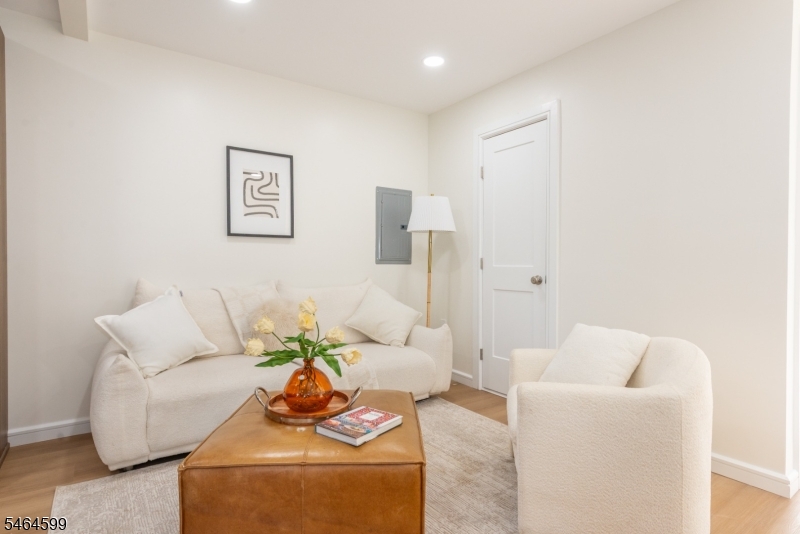 204 Idalroy Trail Hopatcong NJ 07843