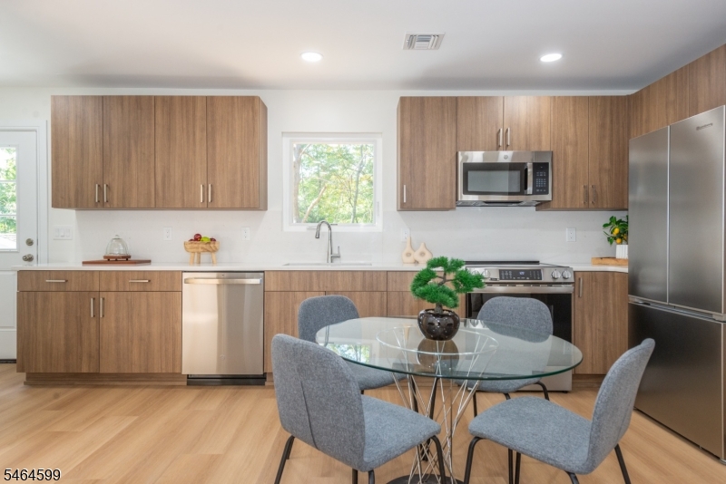 204 Idalroy Trail Hopatcong NJ 07843