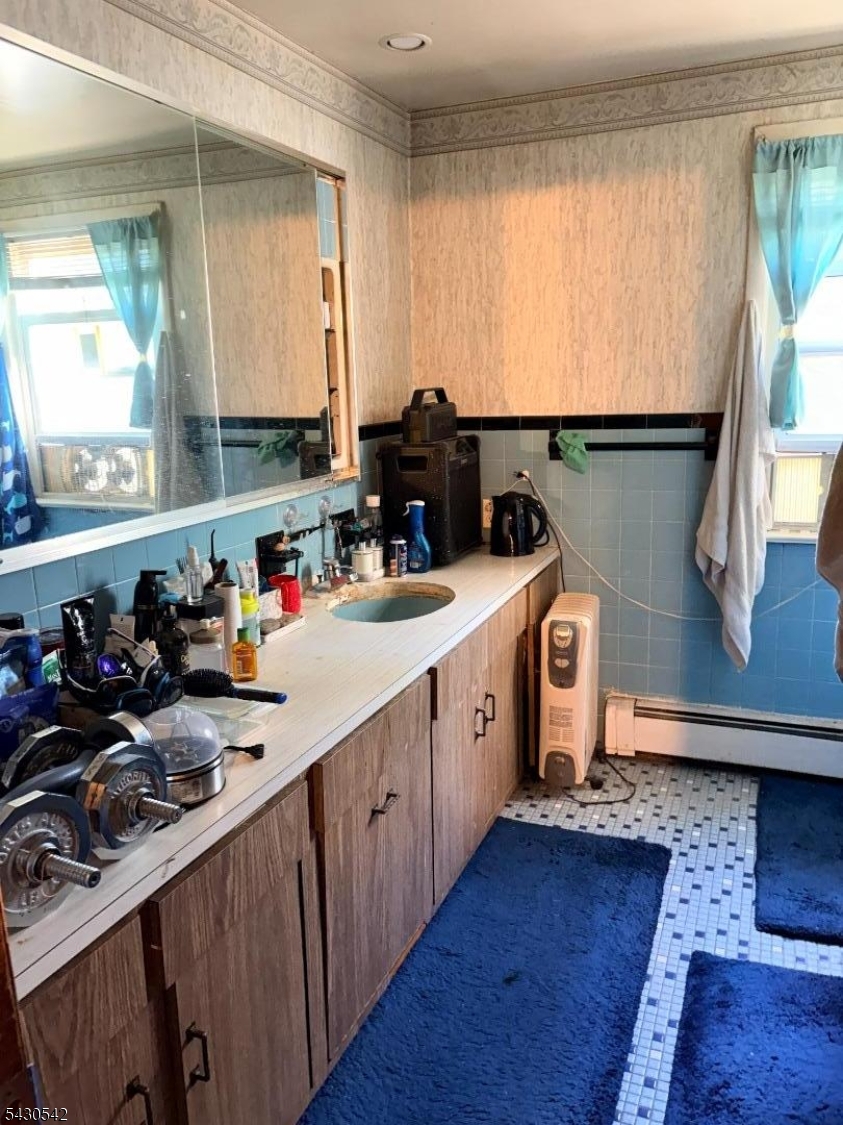 52 Lakeview Avenue Paterson NJ 07503