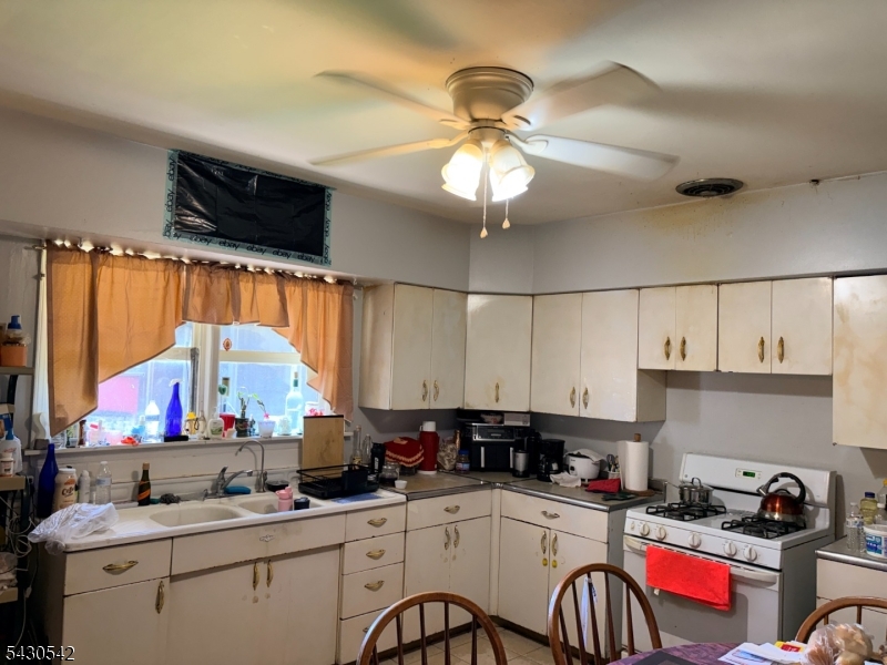 52 Lakeview Avenue Paterson NJ 07503