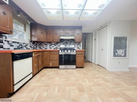 89 W Warren Street Washington NJ 07882