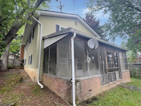89 W Warren Street Washington NJ 07882
