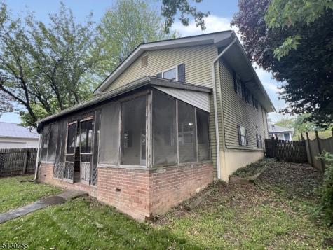 89 W Warren Street Washington NJ 07882