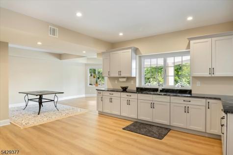 2 Brighton Court Livingston NJ 07039