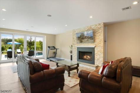 2 Brighton Court Livingston NJ 07039