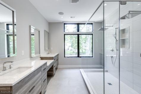 4 Harlow Pointe Cove Green Brook NJ 08812